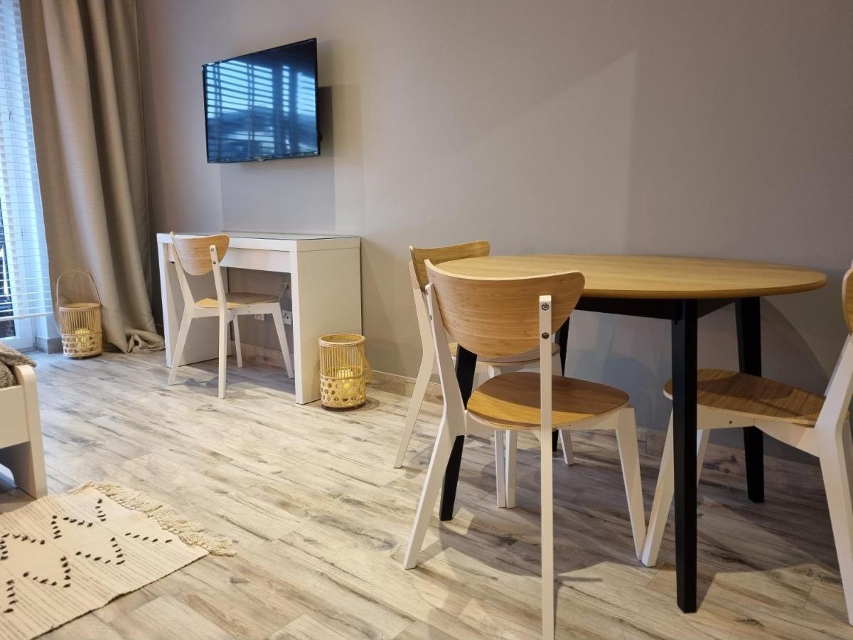 Apple Apartments - Gdanska Prywatne Miejsce Parkingowe Лодз Екстериор снимка